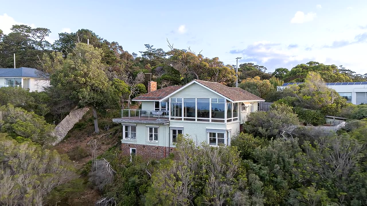 Still from the listing film for 5 Warrain Avenue, Mornington, made from the agent's photos